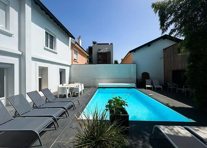 2 Twenty With Pool Lyon *